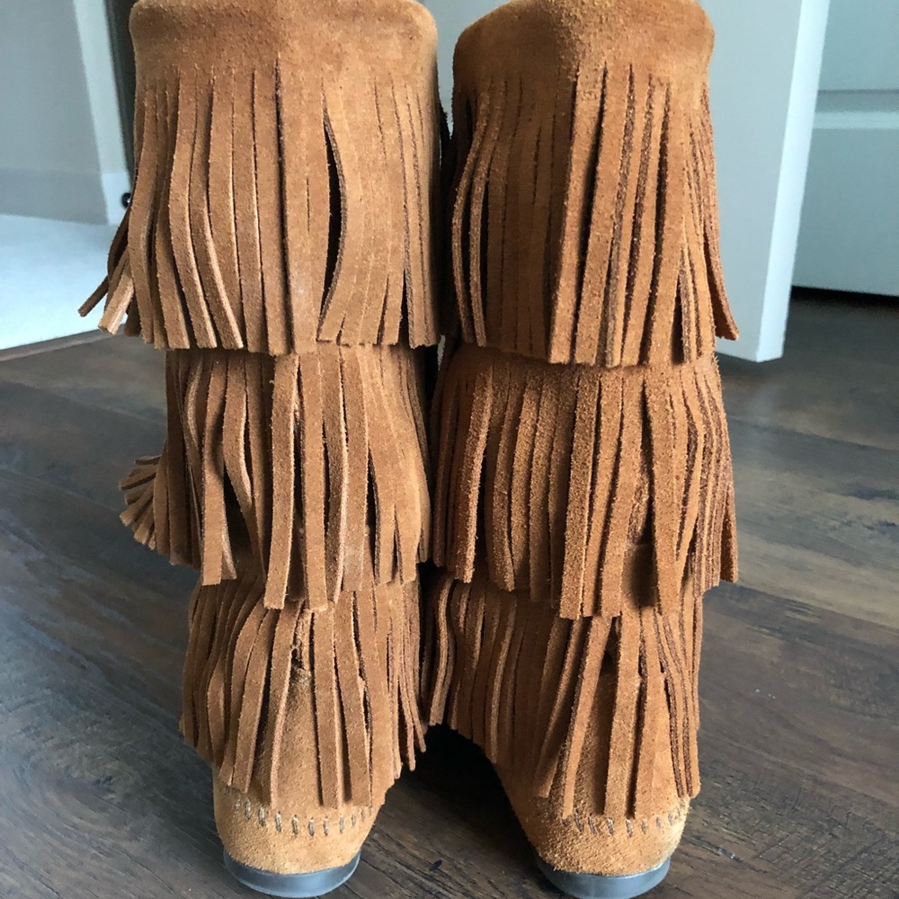 Minnetonka 3-Layer Suede Fringe Boot
